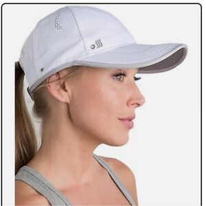 SAAKA Sportswear Athletic Lightweight Hat Workout Running Outdoor